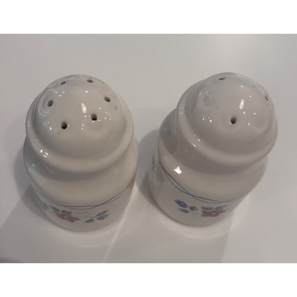 PFALTZGRAFF Ceramic Floral Design Salt and Pepper Set *Made in USA - Picture 3 of 4